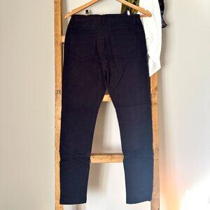Black Skinny Jeans - 28"x27.5"